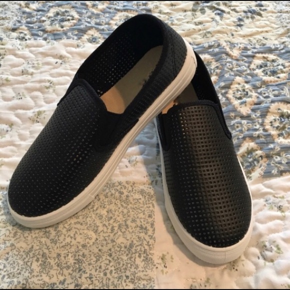 New black/ white slip ons - Picture 7 of 10